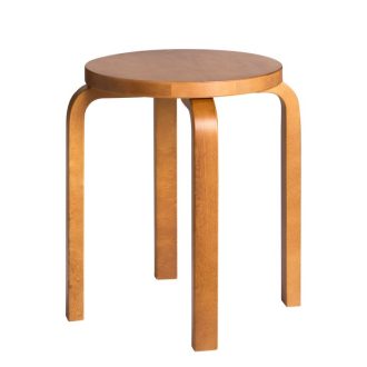 Stool E60 Stool E60, ongemonteerd, 4 poten, stapelbaar poten en zitting honing kleur, gebeitst beukenhout