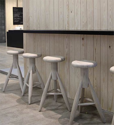 Rocket Bar StoolRocket Bar Stool, gezeept eiken zithoogte 73 cm