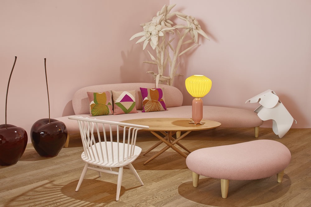 Freeform SofaFreeform Sofa - Pale rose/Cognac - Noten gebeitst