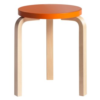 Stool 60Stool 60 - drie poten, zitting oranje gelakt