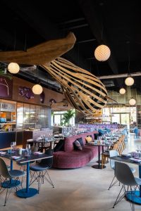 restaurant inrichting met design meubelen