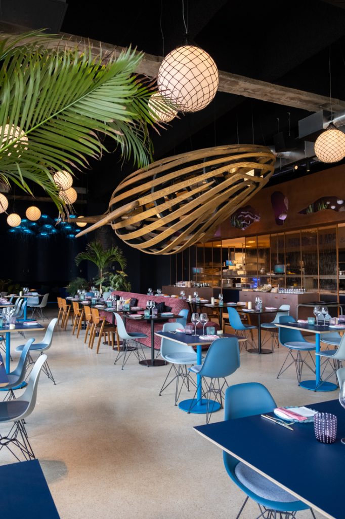 restaurant inrichting met vitra design