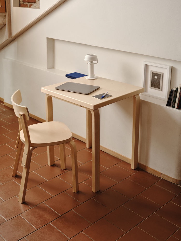 Table 80C, squareArtek TB80C Tafel 80C berken 74 cm