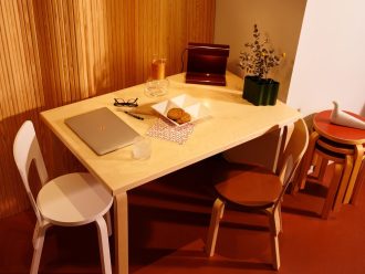 Table 81B, rectangular tabletopTB81B Artek Tafel 81B berken 74cm