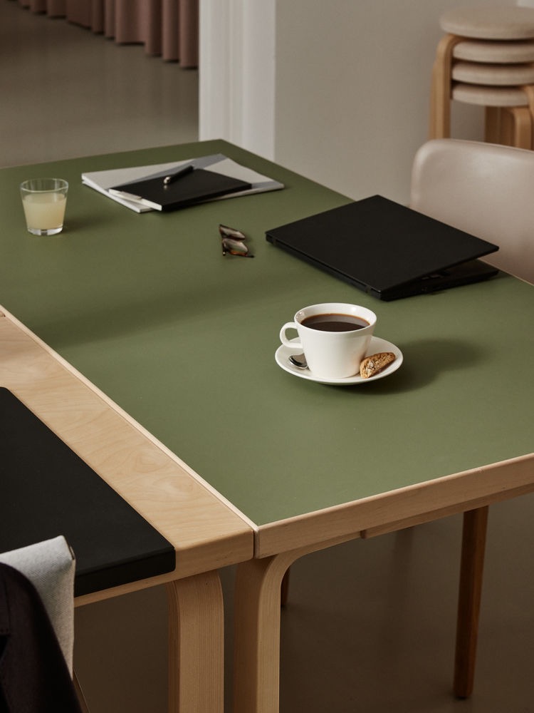 Table 81A, rectangular tabletopTB81A Artek Tafel 81A berken 74cm