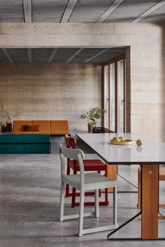 REB012, Kaari Table Artek REB012 Kaari Tafel 160x80cm