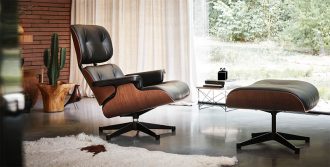Lounge Chair & Ottoman XL - palisanderEames Lounge Chair & Ottoman relaxfauteuil - Santos Palisander - leder Premium Nero 66, onderstel gepolijst/zijkant zwart