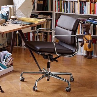 Soft Pad EA 217Eames Soft Pad EA 217 bureelstoel, leder Jade, onderstel zwart