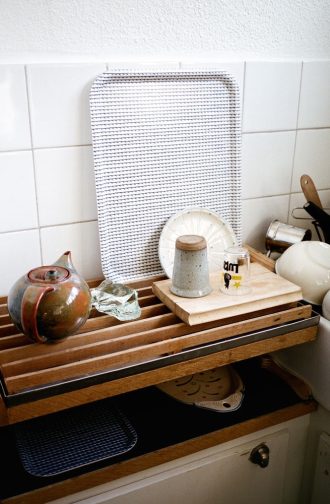 Rivi Tray, LargeArtek REB RIVI Groot Dienblad, 43x33 wit/blauw