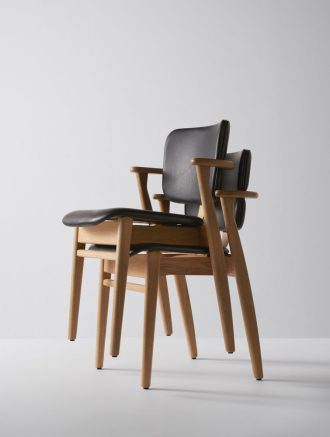 Domus Chair Artek - Domus Chair beklede zit & rug, zwart