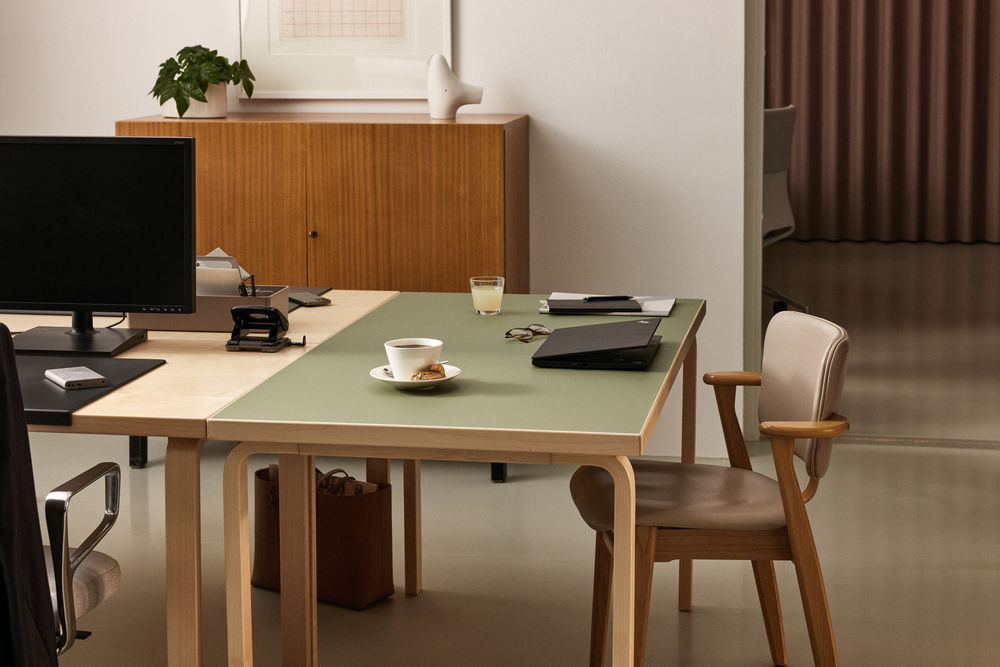 Domus Chair Artek - Domus Chair beklede zit & rug, zwart
