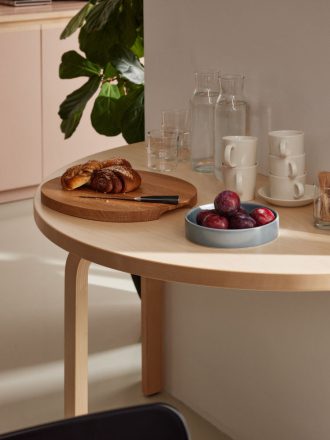Table 96, half-roundTB96 Tafel 96 berken 74 cm (VS)