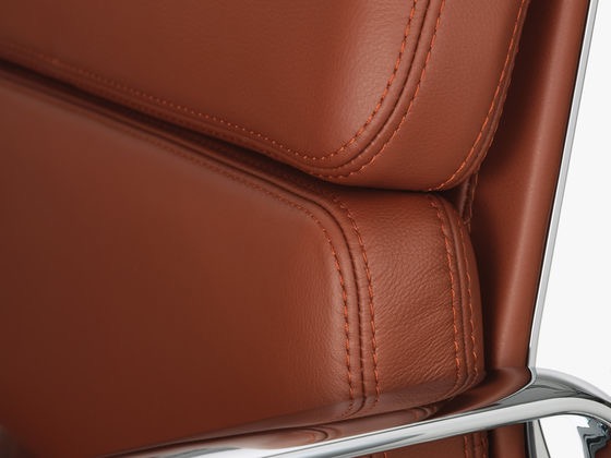 Soft Pad EA 219Eames Soft Pad EA219 bureelstoel, leder cognac