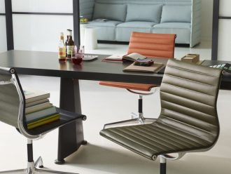 EA 104 Aluminium Chair EA 104 - zwart