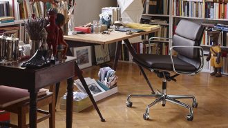 Soft Pad EA 219Eames Soft Pad EA219 bureelstoel, leder zwart