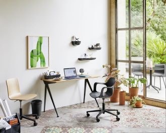 HAL Ply StudioHAL Ply Studio - eiken naturel - gevernist