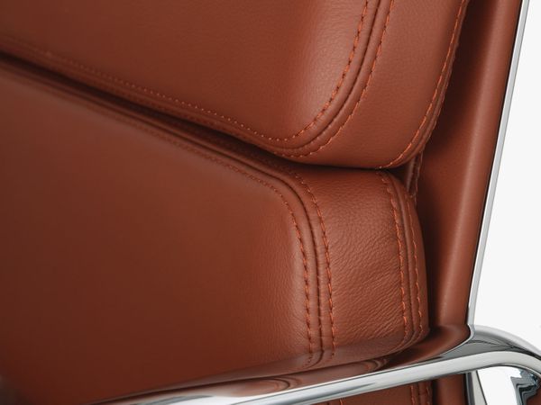 Soft Pad Chair EA 219Soft Pad Chair EA 219, gepolijst, leder, zwart, zachte wielen voor harde grond