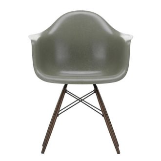 Eames Fiberglass Armchair (DAW)DAW Fiberglass Armchair - raw umber, donker esdoorn