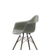 Eames Fiberglass Armchair (DAW)DAW Fiberglass Armchair - raw umber, donker esdoorn