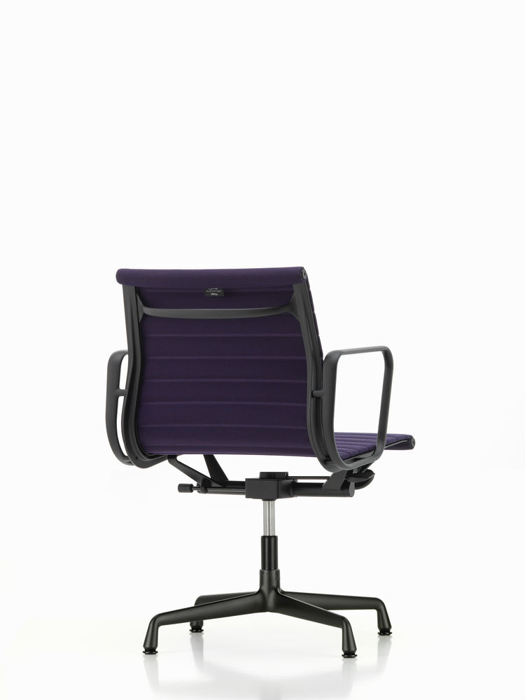 Aluminium Chair EA 132Aluminium Chairs EA132 - hopsak nude/ivory