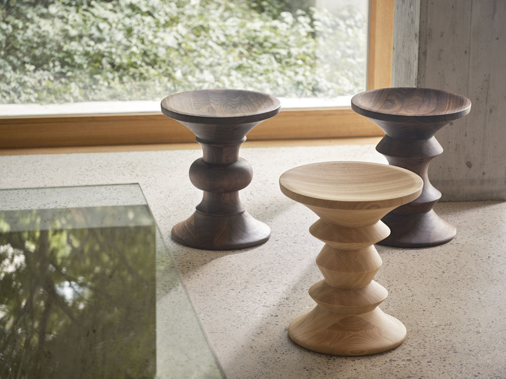 Eames Stool, Model BEames Stool B donker walnotenhout