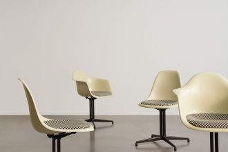 Eames Fiberglass Armchair DALEames Fiberglass Armchair DAL - Zwart - Parchment/Checker