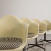 Eames Fiberglass Armchair DALEames Fiberglass Armchair DAL - Zwart - Parchment/Checker
