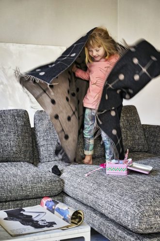 Eames Wool Blanketeames wool blanket, dot pattern zwart