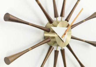 Spindle ClockSpindle Clock - walnoten/aluminium