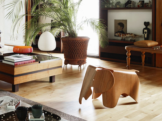 Eames ElephantEames Elephant - Plywood, Amerikaans kersen - limited edition