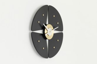 Petal ClockPetal Clock - zwart/messing