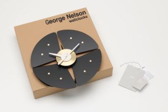 Petal ClockPetal Clock - zwart/messing