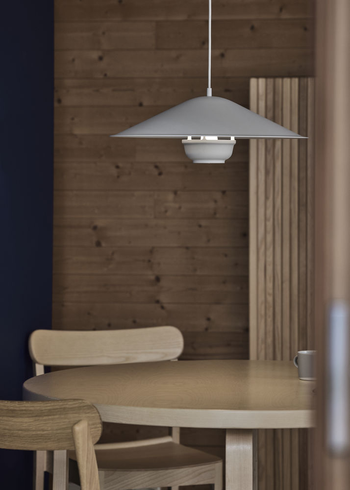 Kori Pendant Light with Dune ShadeKori Pendant Light gegolfde kap - wit
