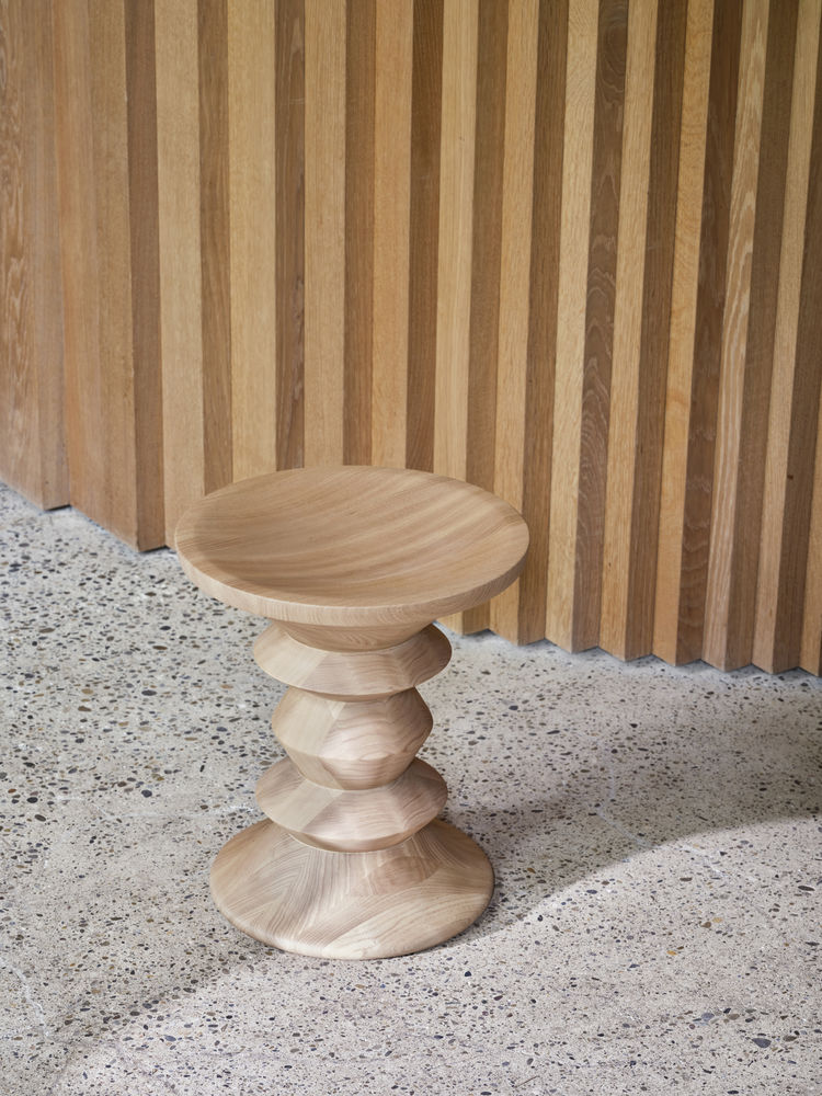 Eames Stool, Model AEames Stool A naturel kastanje