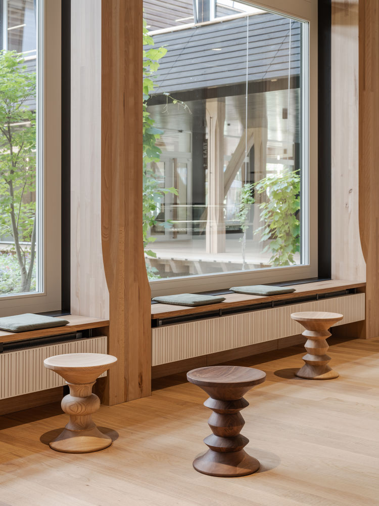 Eames Stool, Model AEames Stool A naturel kastanje