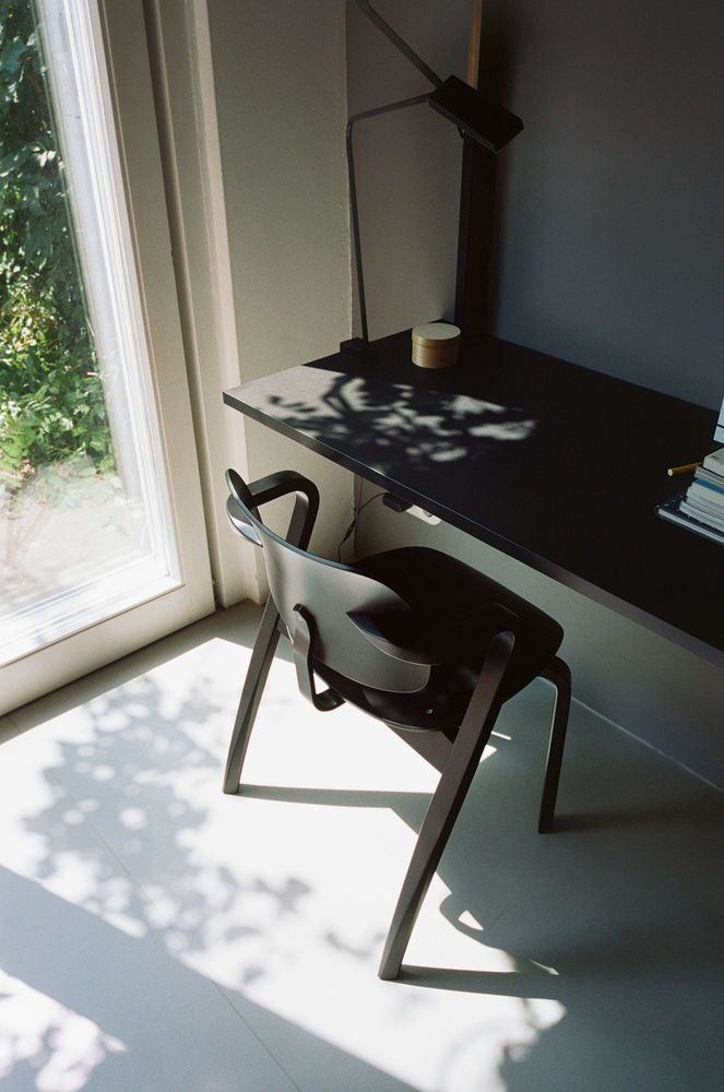 Aslak ChairArtek - Aslak Chair, beukenfineer, rode lak