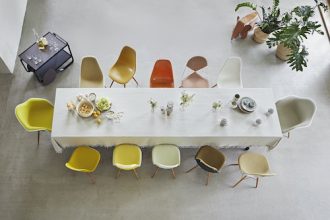 Fiberglass Side Chair (DSW) + zitkussenDSW Fiberglass Side Chair - Eames parchment - Hopsak ivory forest