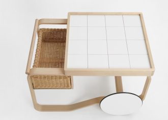Tea Trolley 900Artek T900 Thee Trolley 900 zwarte tegel